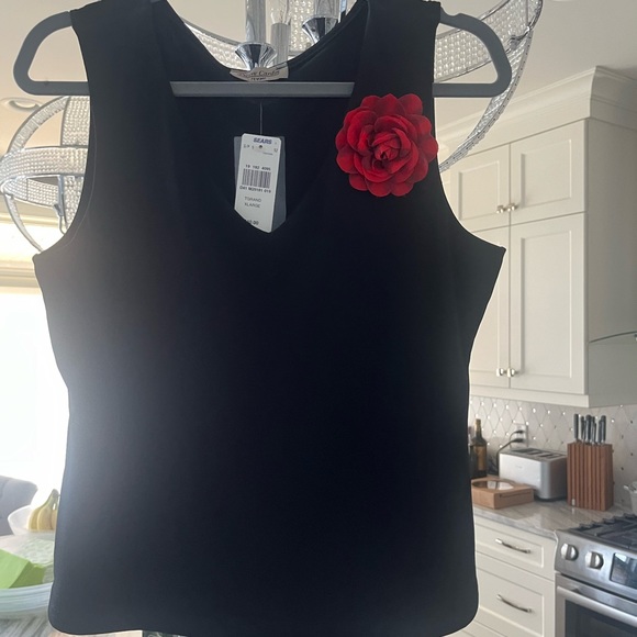 Vintage Pierre Cardin black top with striking red rose ! Xl  new ! Tags attach - Picture 3 of 11